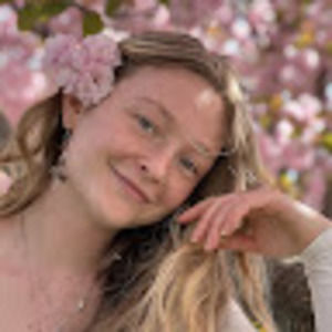 Meet your Posher, Chloe